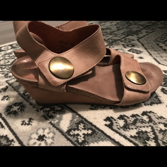 Taos carousel tan leather wedge sandals size 8 💗 - Picture 2 of 7